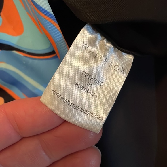 White Fox Boutique Swirl halter tie dress. Black, blue, and orange. Size XSmall. - Picture 4 of 11